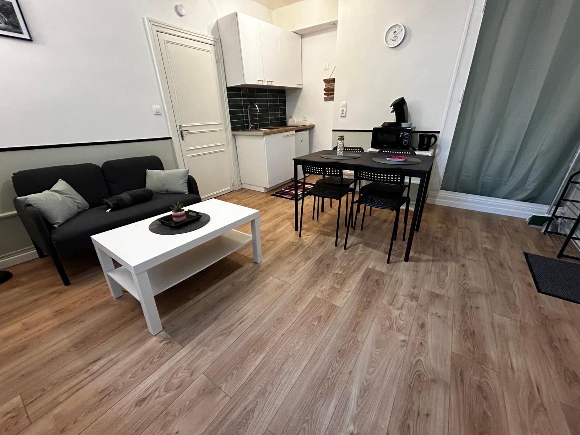 La Preize Station - Theatre De Champagne - Wifi Apartment *